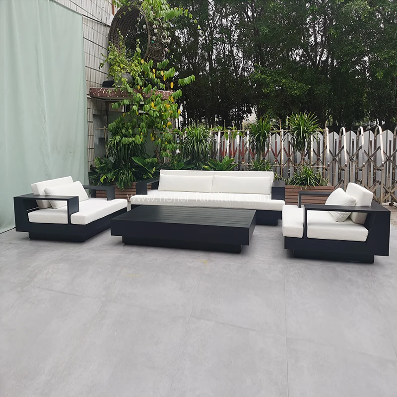 Modern minimalist siyah alüminyum çerçeve açık kanepe